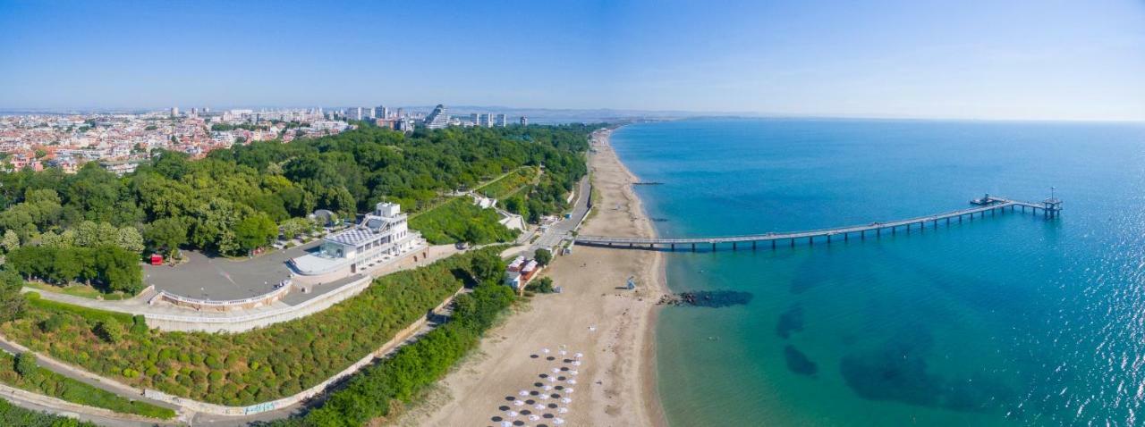 La Dolce Vita, Luxury In The Absolute Center Apartment Burgas Bagian luar foto